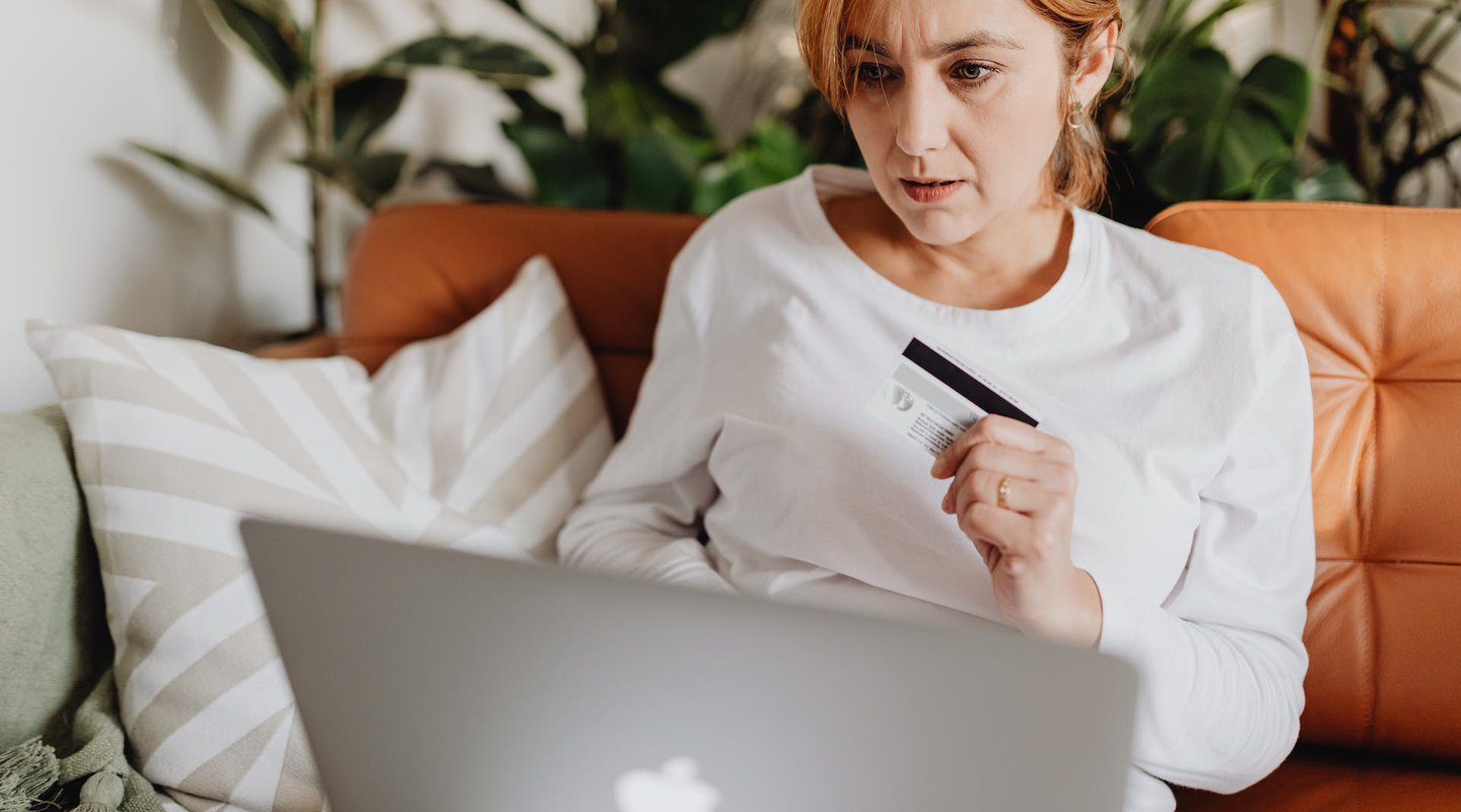 credit lock vs fraud alerts image